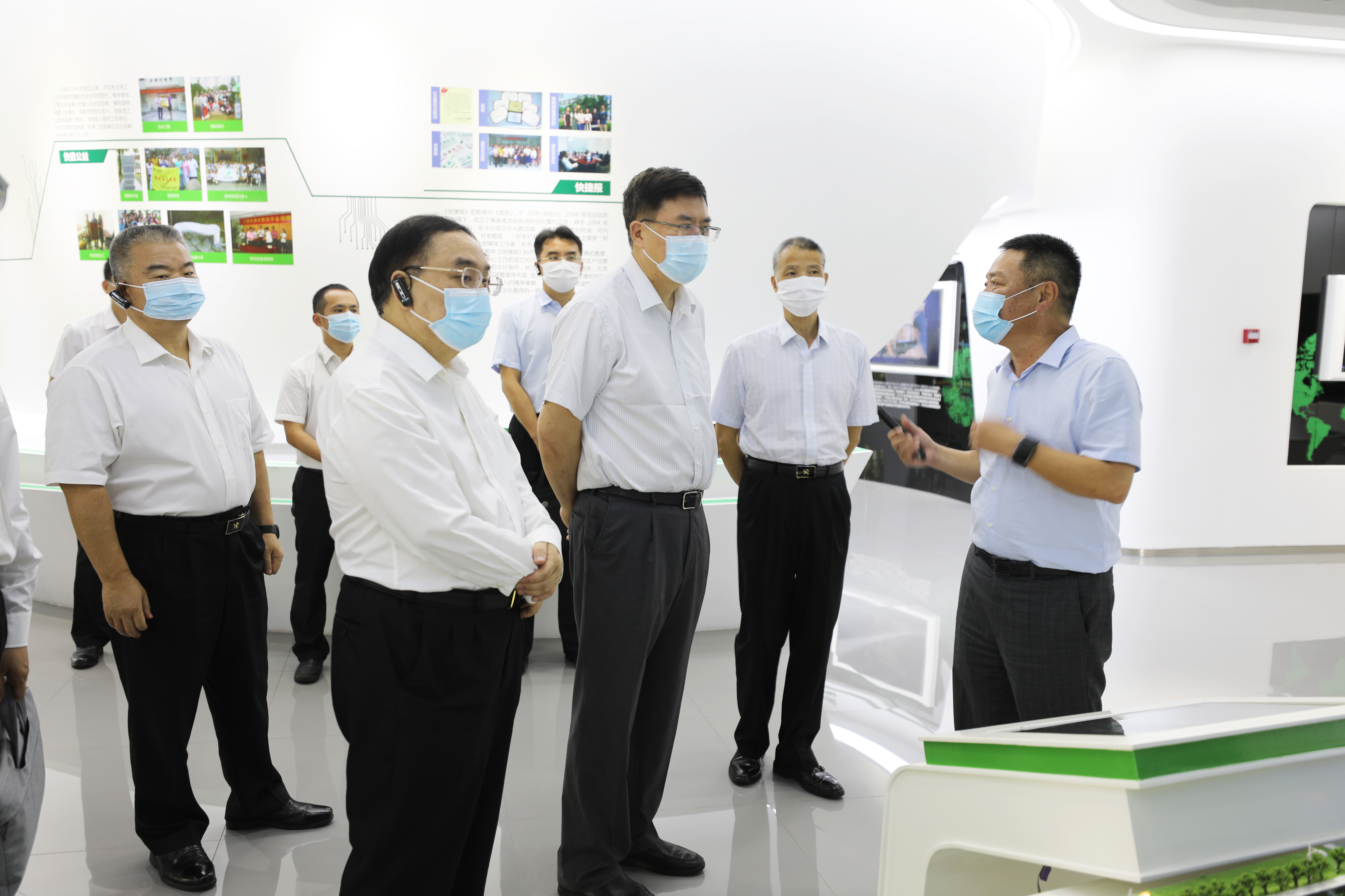 海關總署副署長鄒志武一行蒞臨壹定发科技視察